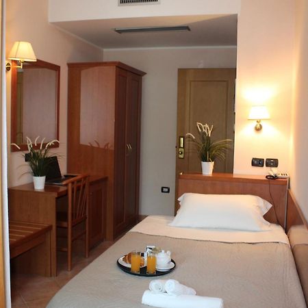 Hotel Jole Cesena Bagian luar foto