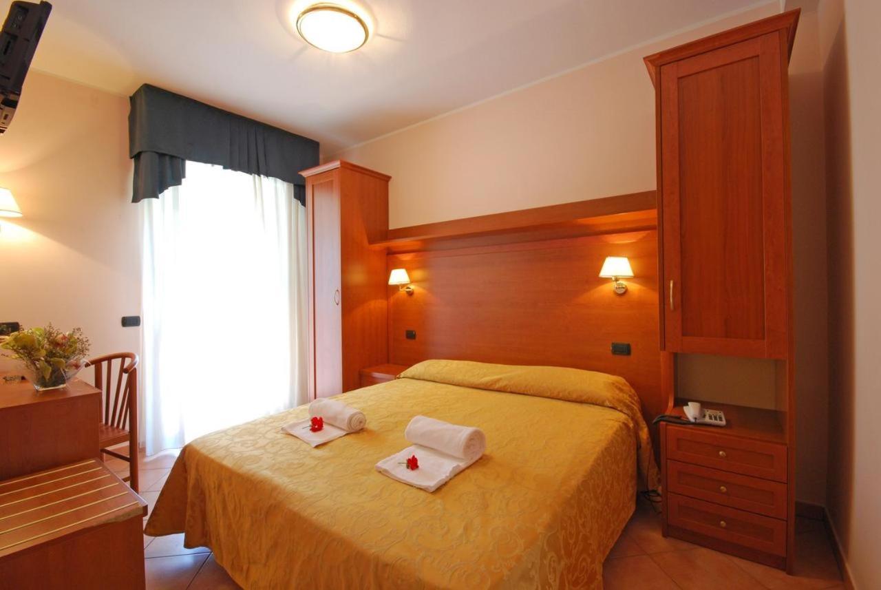 Hotel Jole Cesena Bagian luar foto