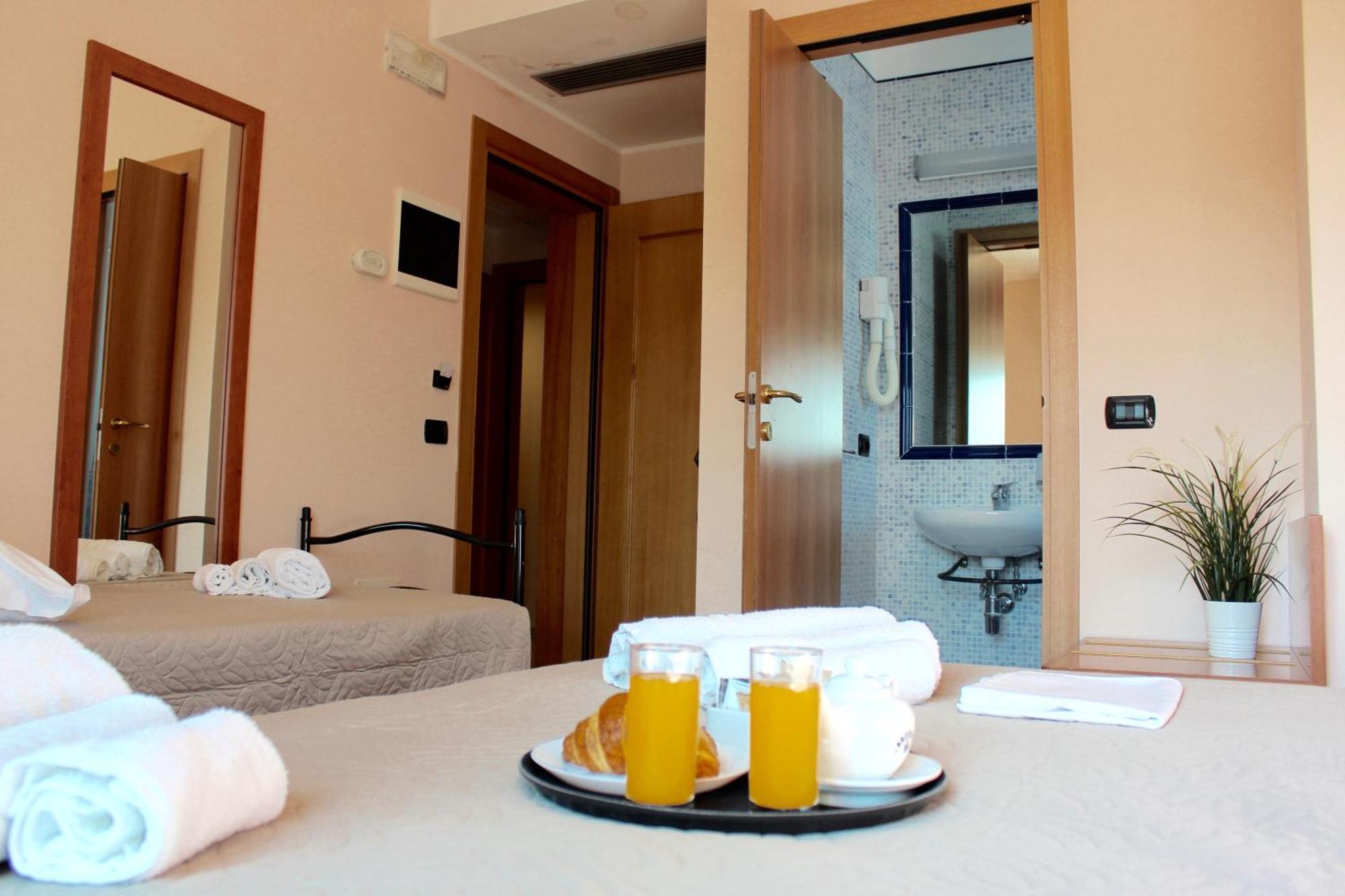 Hotel Jole Cesena Bagian luar foto