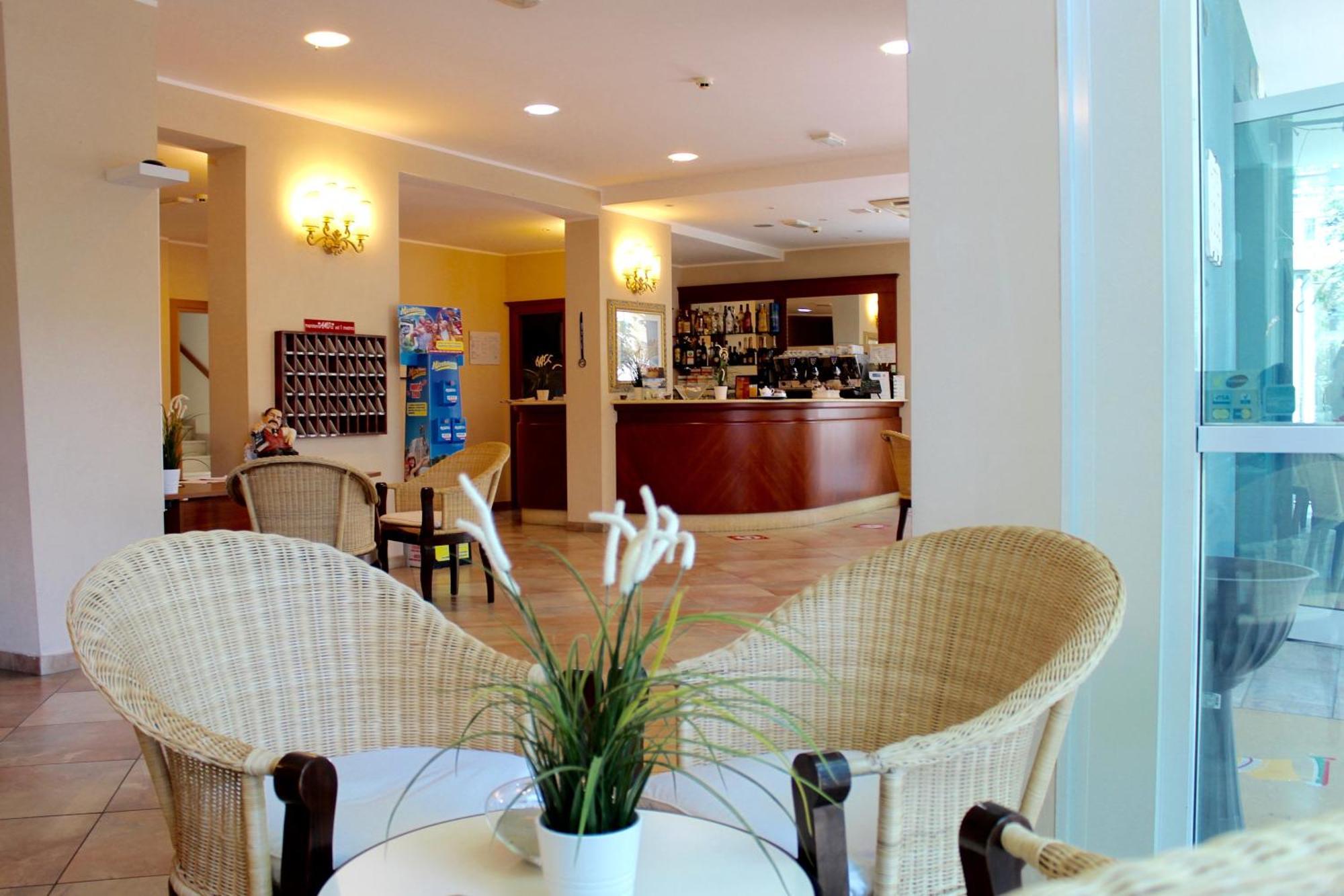 Hotel Jole Cesena Bagian luar foto