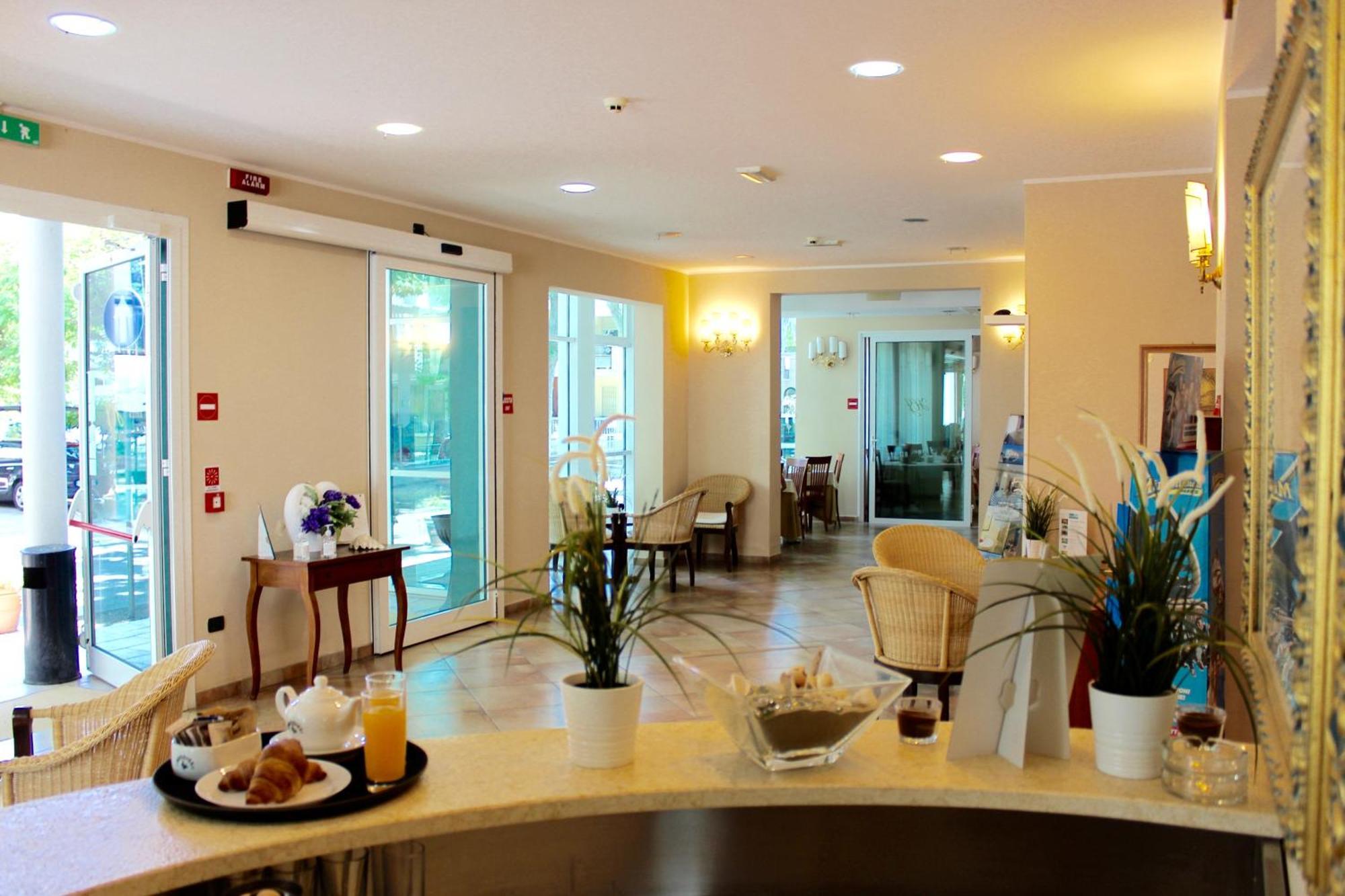 Hotel Jole Cesena Bagian luar foto