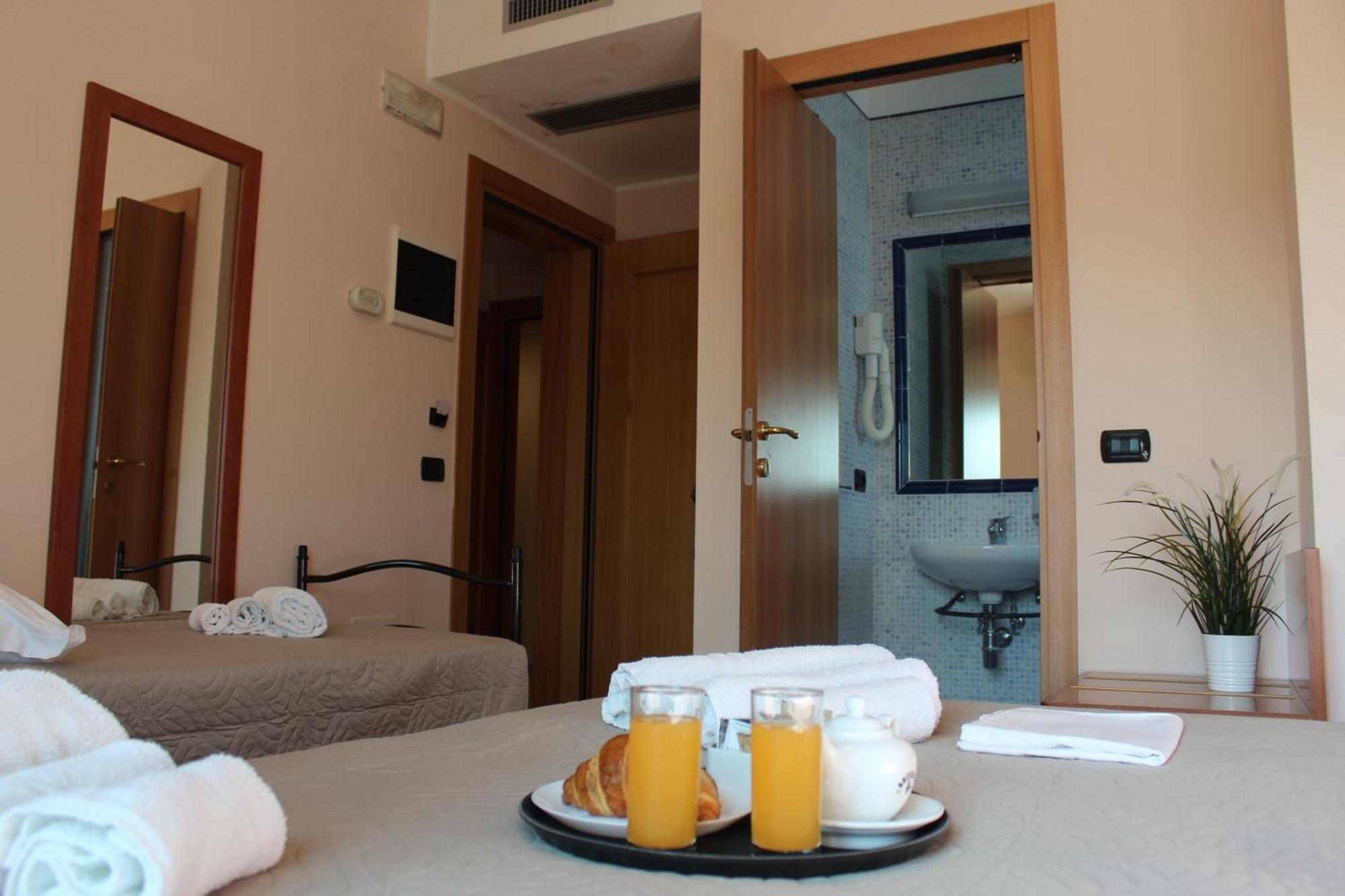 Hotel Jole Cesena Bagian luar foto
