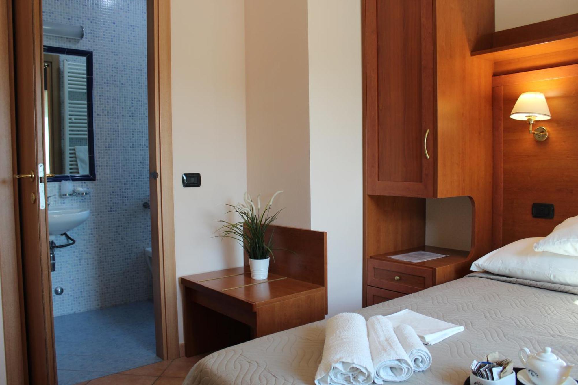 Hotel Jole Cesena Bagian luar foto