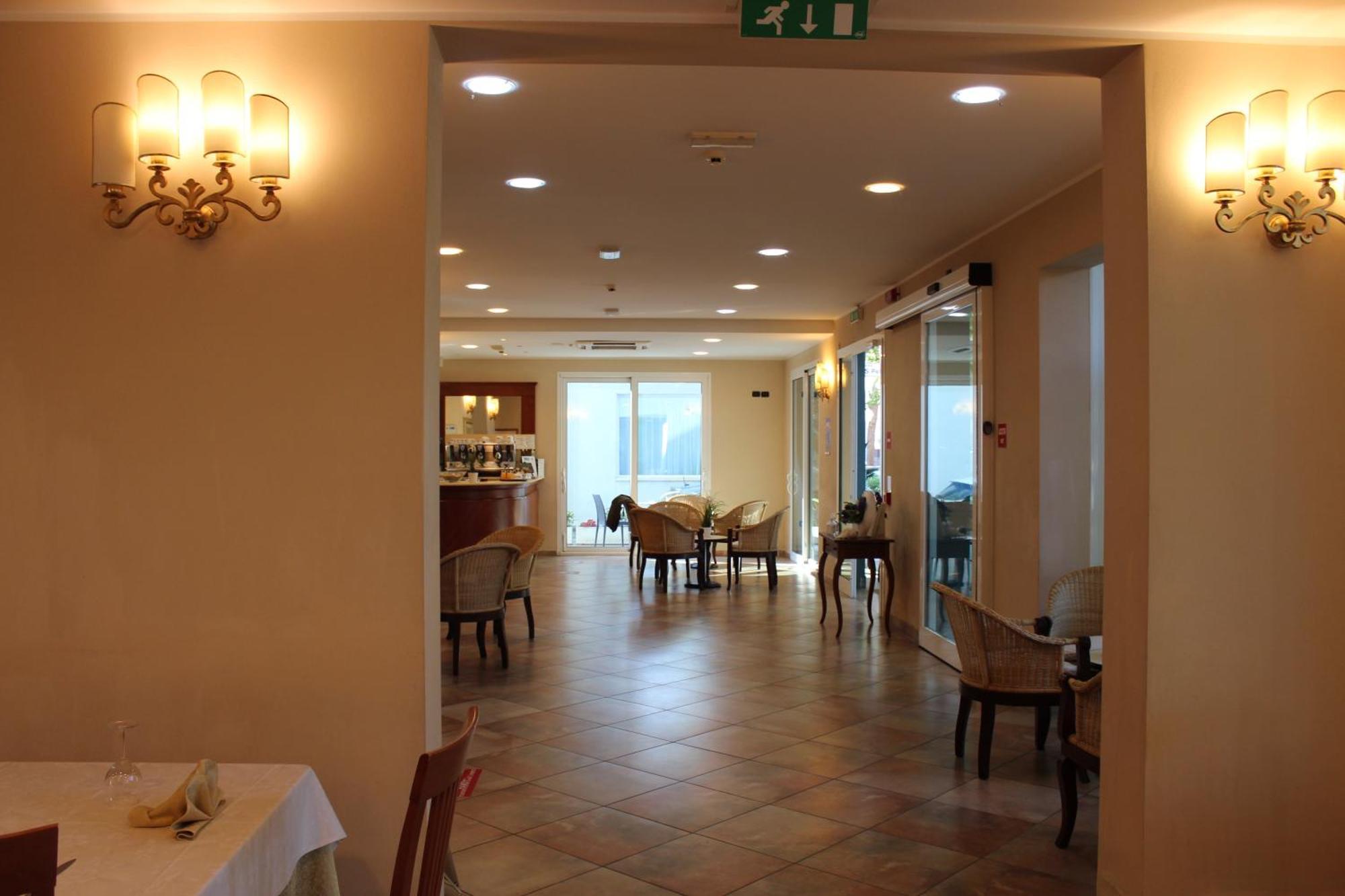 Hotel Jole Cesena Bagian luar foto