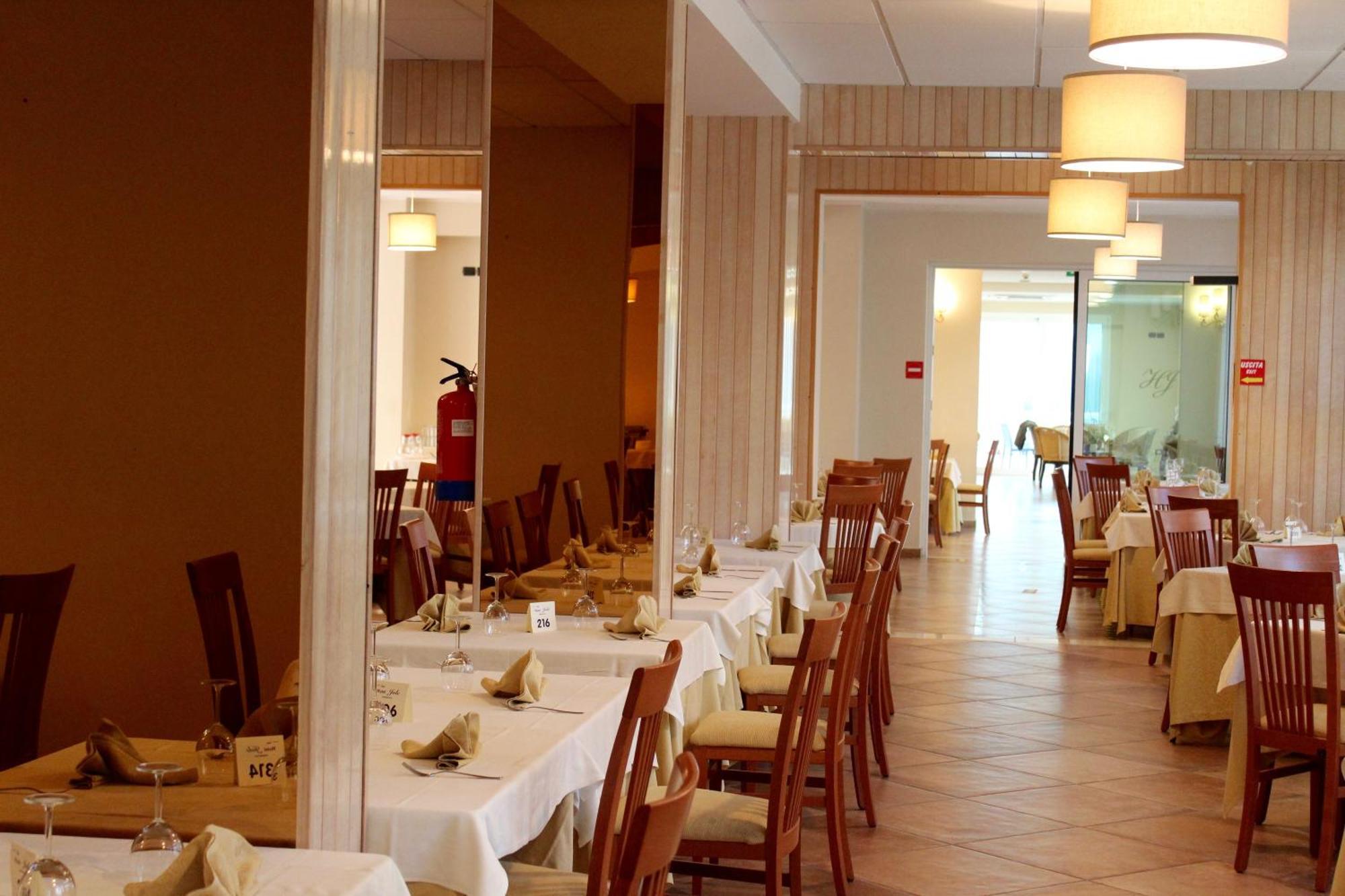 Hotel Jole Cesena Bagian luar foto